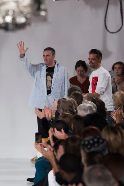 Look 80